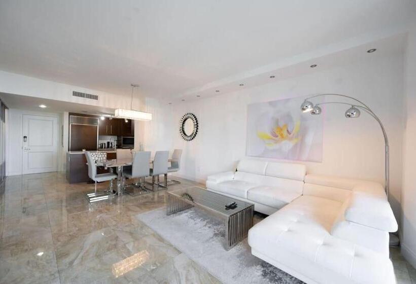 1 Bedroom Apartment Lake View, Icon & W Hotel / Waterfront / 20th Floor / Top Spa