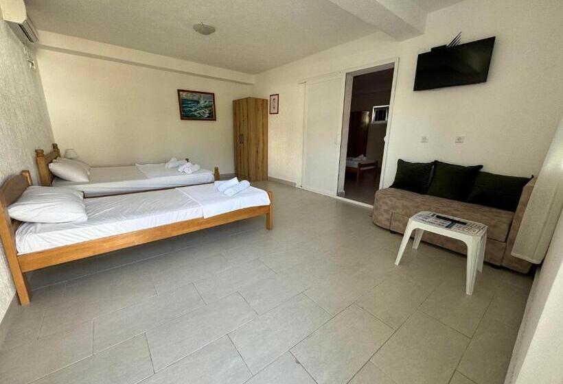 اتاق خانوادگی با چشمانداز باغ, Apartmani Hadžić