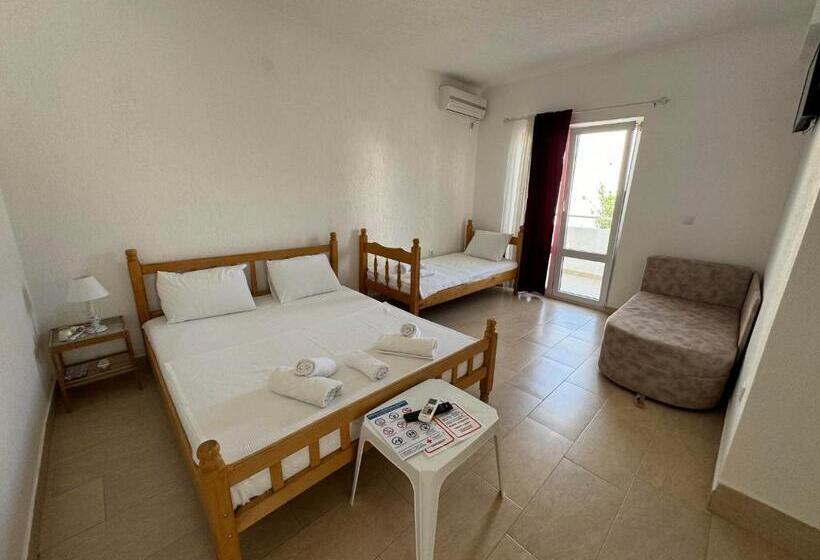 اتاق استاندارد چهارنفره با چشمانداز باغ, Apartmani Hadžić