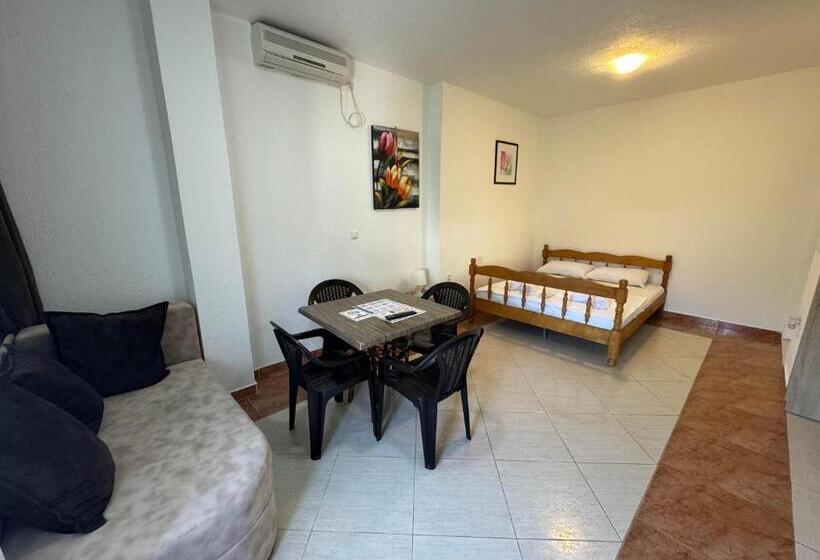 اتاق استاندارد سه نفره, Apartmani Hadžić