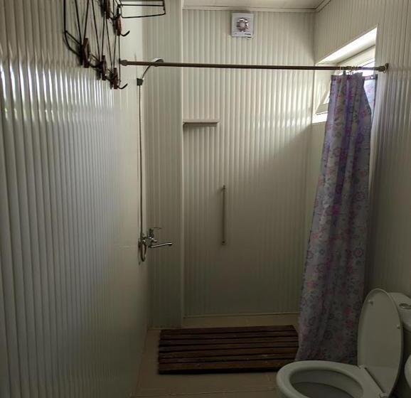 מיטה בחדר משותף, Nestle