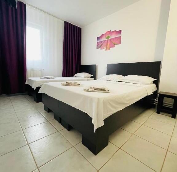 标准三人间, Pensiunea Gerard