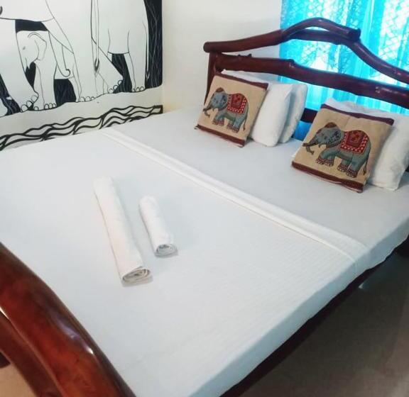 اتاق خانوادگی با چشمانداز باغ, River S Edge Safari Resort
