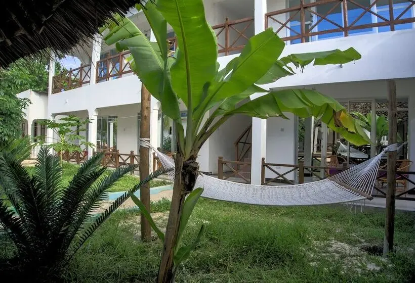 Perhehuone Puutarhanäkymä, Cocolala Beach House