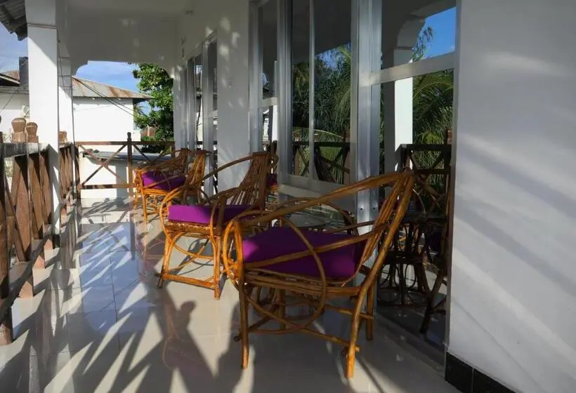 Perhehuone Merinäkymä, Cocolala Beach House