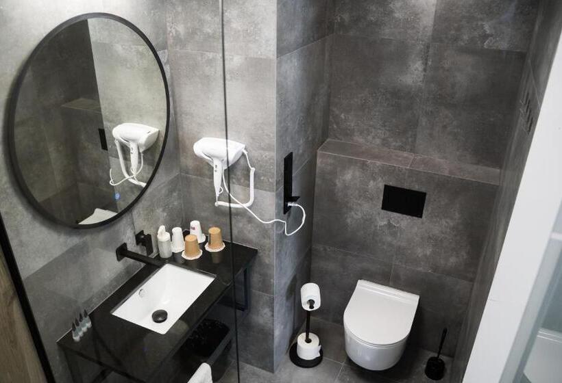 חדר דלוקס, Bulvar