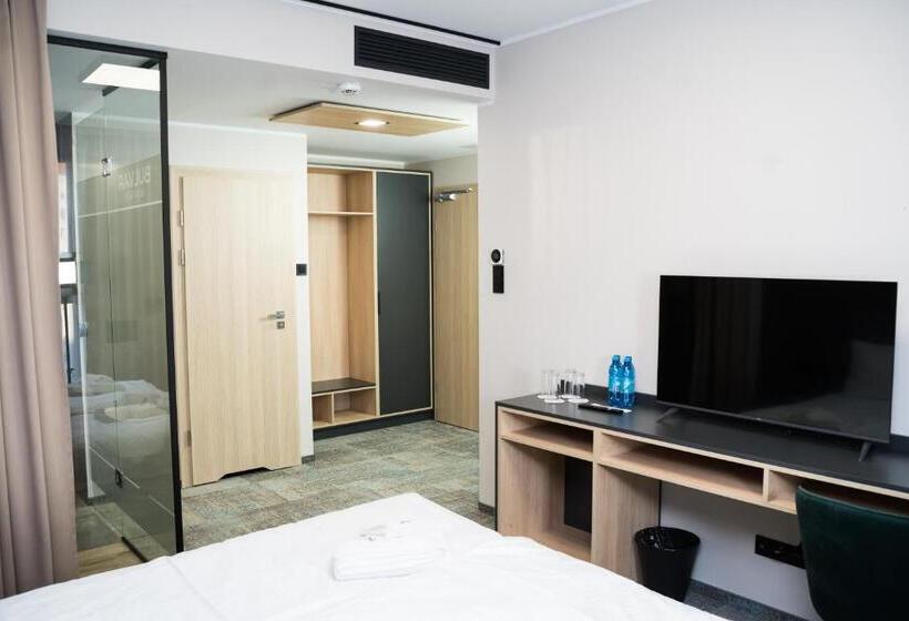 חדר דלוקס, Bulvar