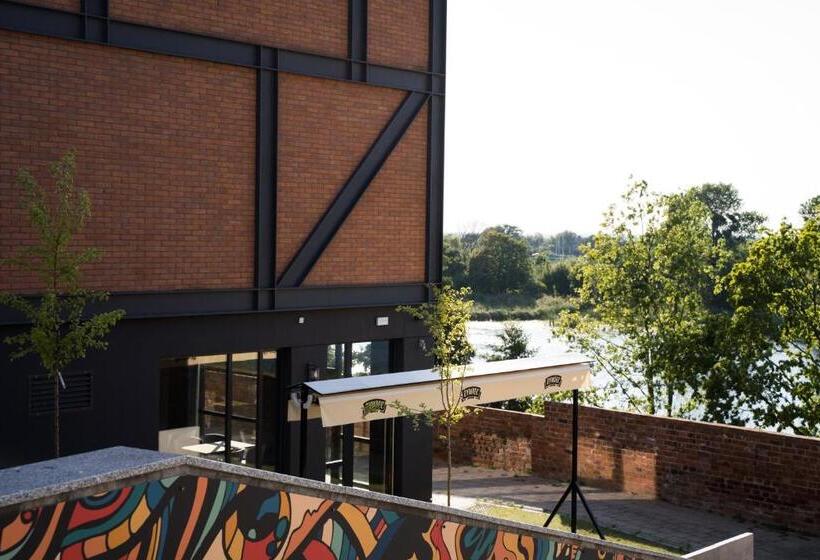 חדר סופריור, Bulvar