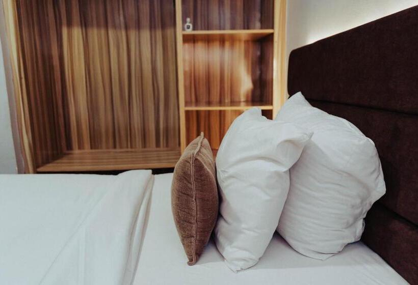 استودیوی استاندارد, Ovic