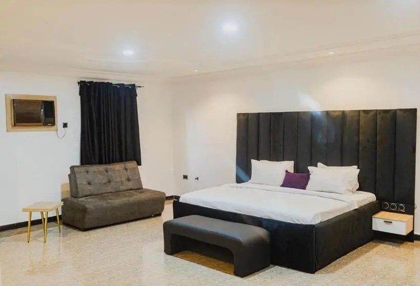 Deluxe Suite King Bed, Ovic