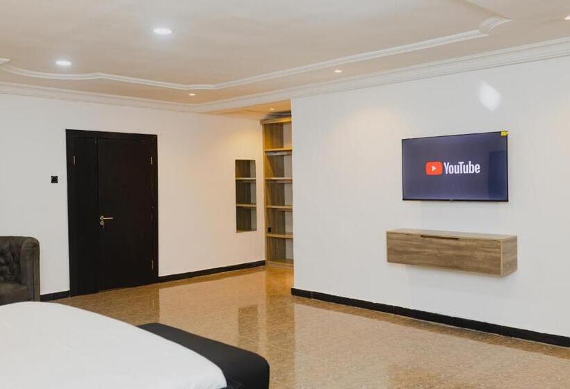 Deluxe Suite King Bed, Ovic