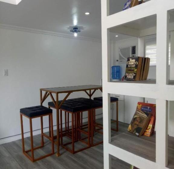 سوئیت با بالکن, Lopez Beach Resort