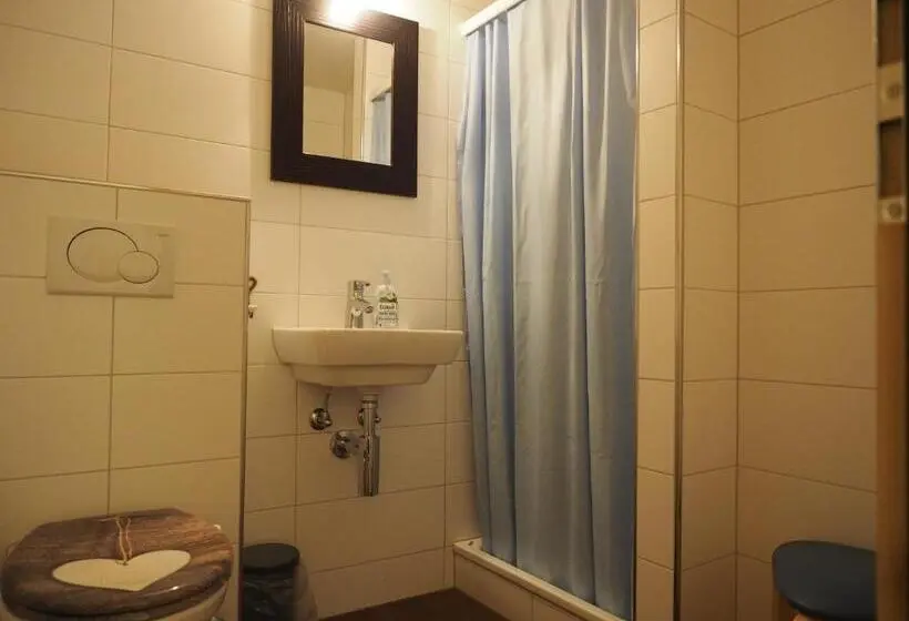 スタンダードルーム, Tgantieni Sot   Haus Mit Herz