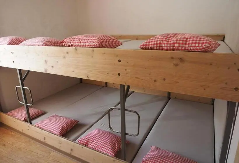 ファミリールーム, Tgantieni Sot   Haus Mit Herz