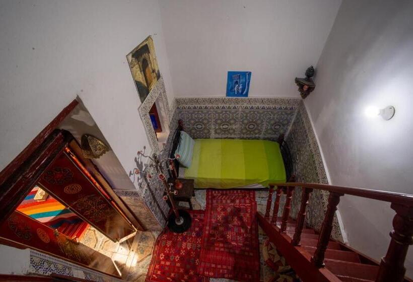 اتاق استاندارد, Dar Enouiina