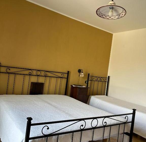 חדר סטנדרט לשלושה, Agriturismo Chiusulelle