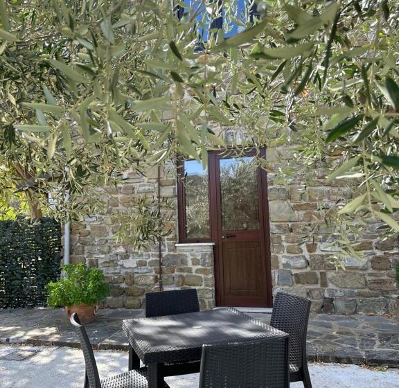 חדר סטנדרט לשלושה, Agriturismo Chiusulelle