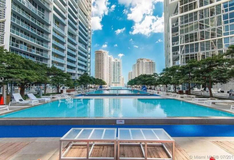 إستديو قياسى مزود بشرفة, Icon Brickell W Residences