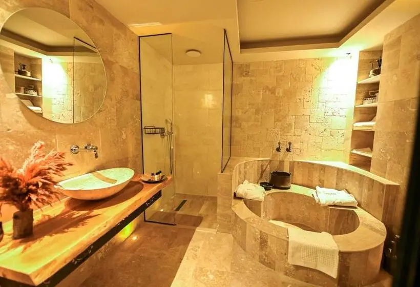 Superior-sviitti, Louis Cappadocia
