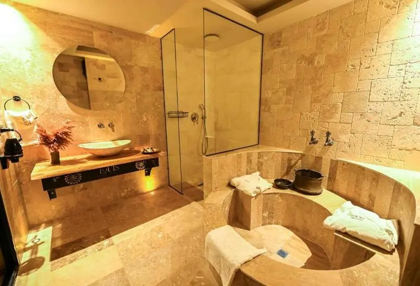 Superior-sviitti, Louis Cappadocia