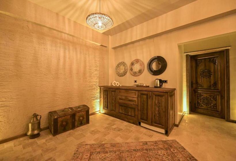 スイート（家族用）, Louis Cappadocia