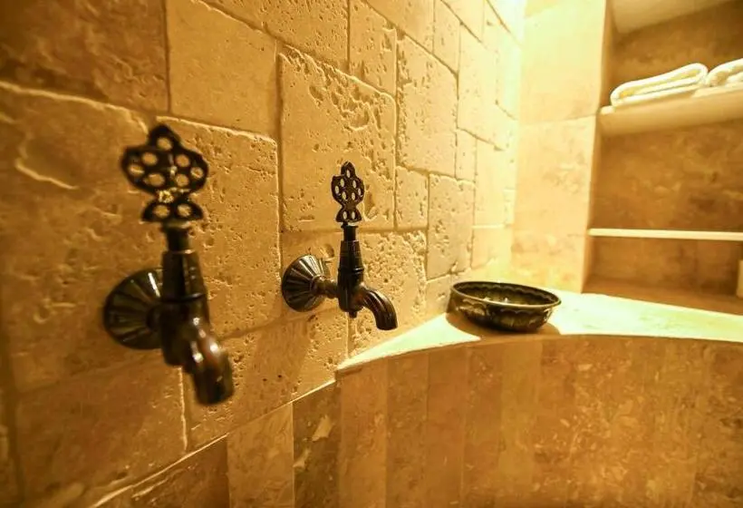 Deluxe-studio, Louis Cappadocia