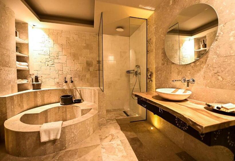 バルコニー付スイート, Louis Cappadocia