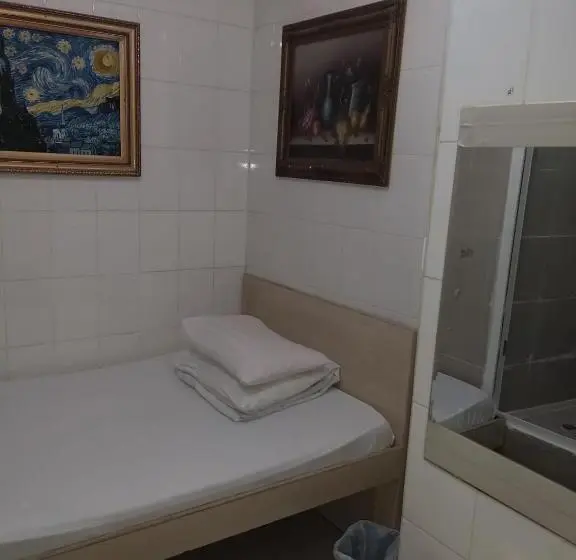 اتاق لوکس, Aries Guest House