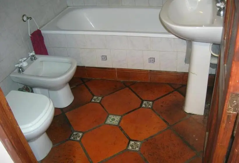 Standard Yhden Hengen Huone, Casa Güemes