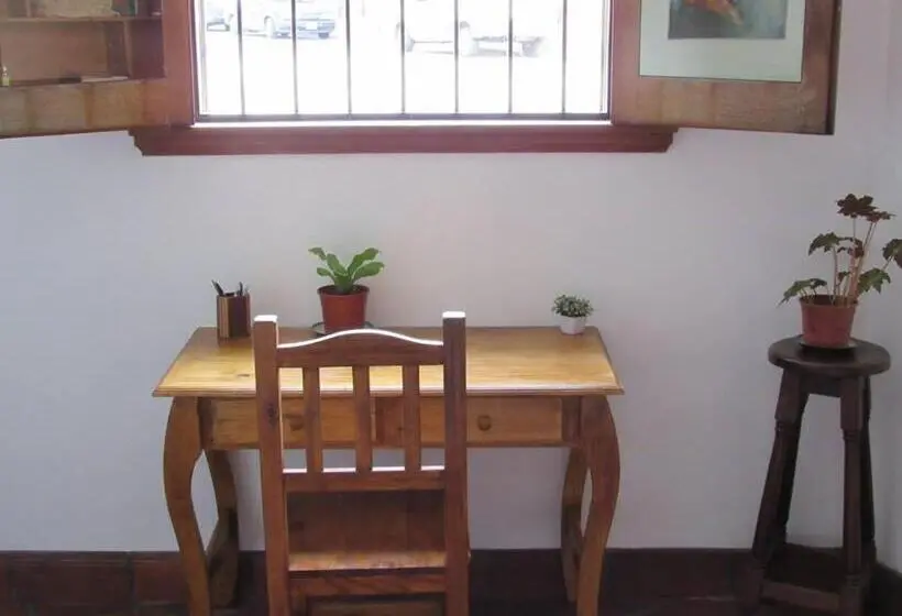 Standard Yhden Hengen Huone, Casa Güemes