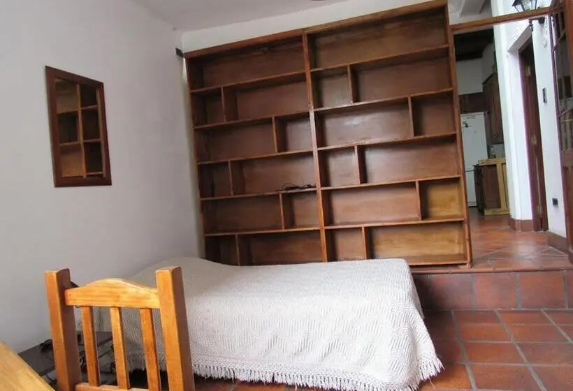 Standard Yhden Hengen Huone, Casa Güemes
