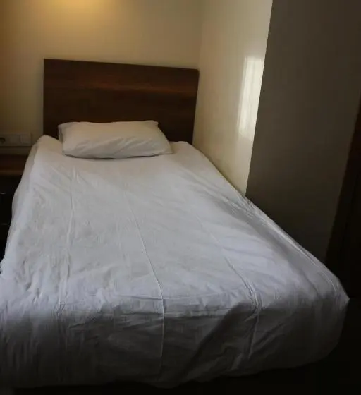 スタンダードシングルルーム, Center Room Otel