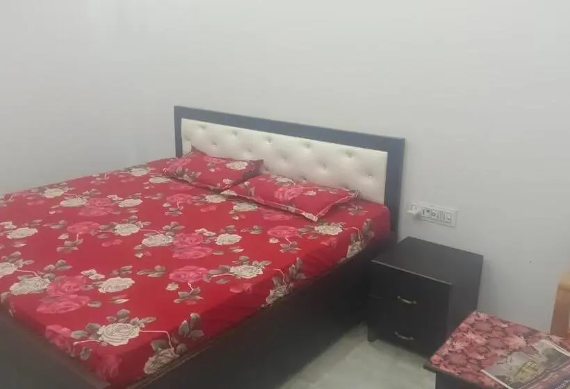 Deluxe-huone, Harihar Atithi Bhawan