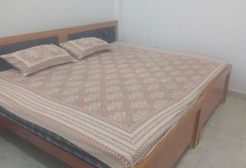 Standard Kolmen Hengen Huone, Harihar Atithi Bhawan