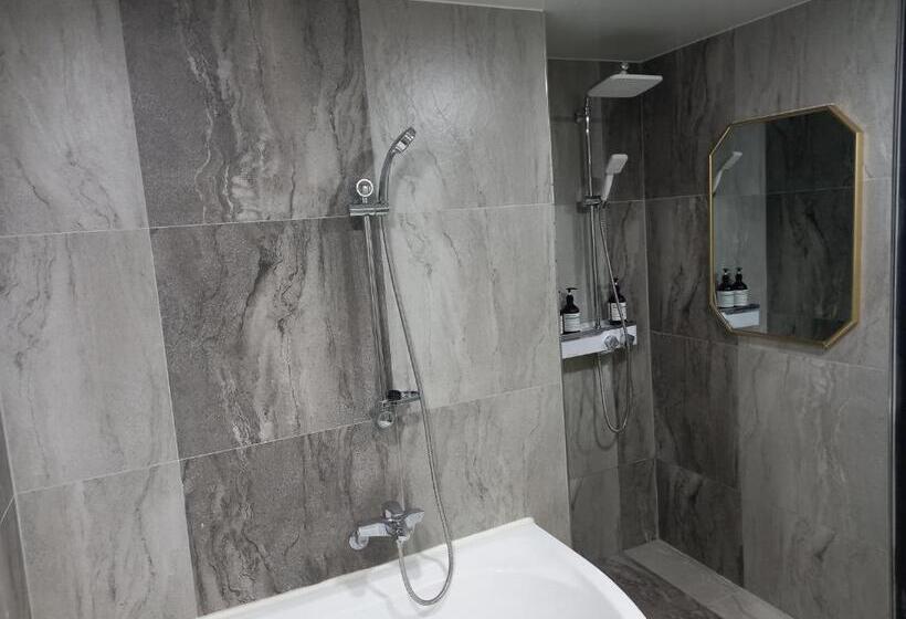 Номер Deluxe, On & Off Hotel Bupyeong