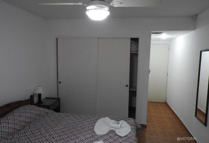 اتاق استاندارد چهار تخته, Tiburones Club