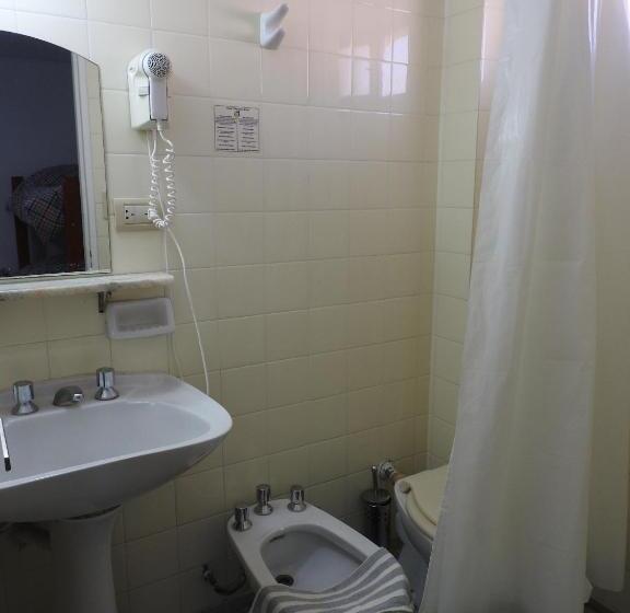 اتاق استاندارد چهار تخته, Tiburones Club