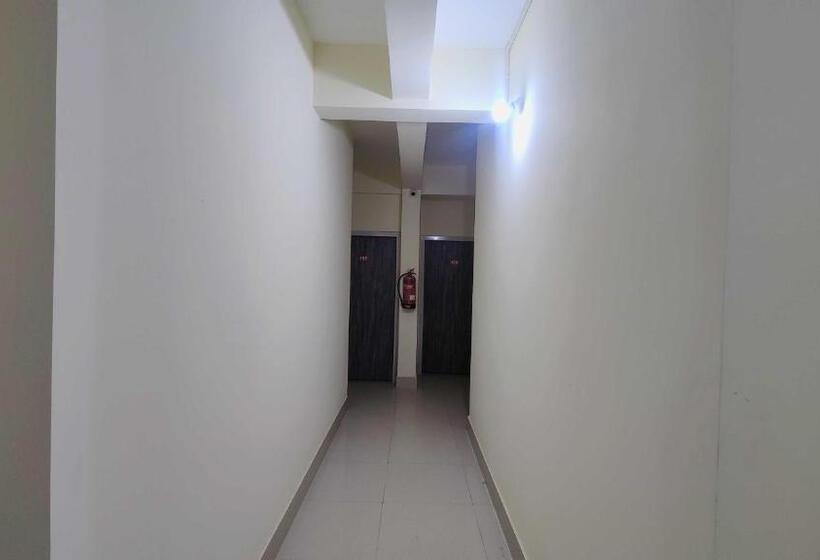 트리플 클래식 룸, Oyo Flagship Hotel Krishna