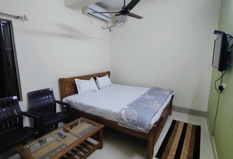 트리플 클래식 룸, Oyo Flagship Hotel Krishna