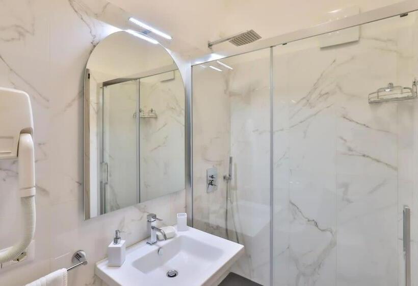 Номер Стандарт с Террасой, La Maison Rose