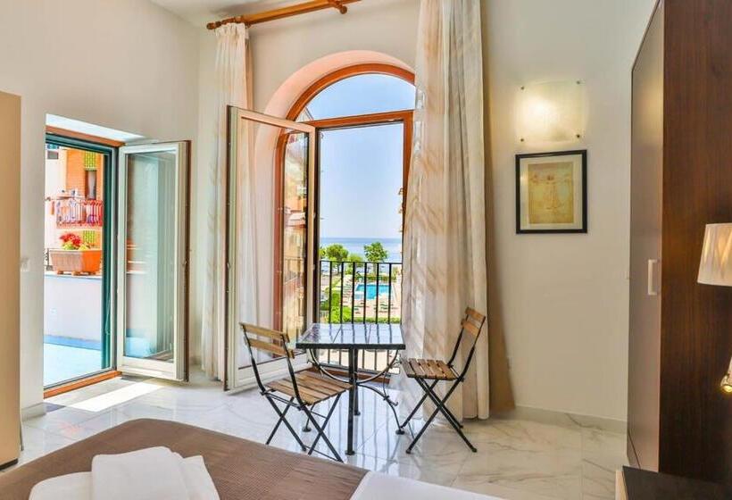 Номер Стандарт с Террасой, La Maison Rose