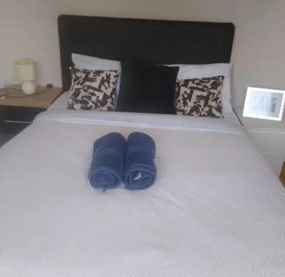 اتاق استاندارد, The Comfy Cottage