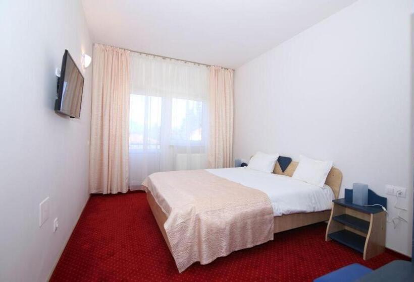 غرفة قياسية مطلة على الجبل, Vila Edelweiss