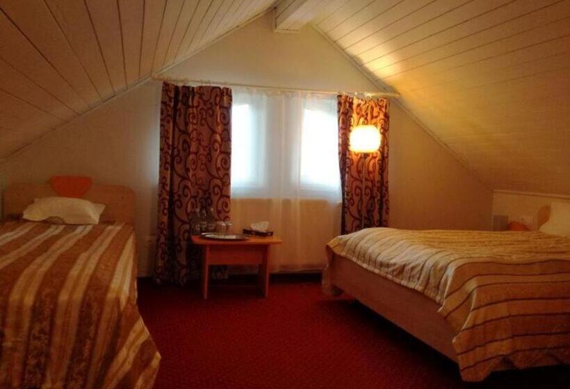 غرفة قياسية ثلاثية, Vila Edelweiss