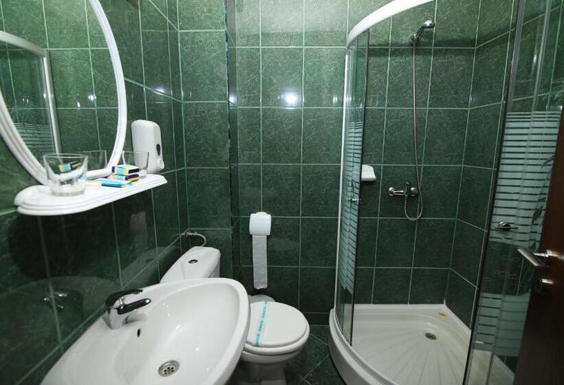 غرفة قياسية مطلة على الجبل, Vila Edelweiss