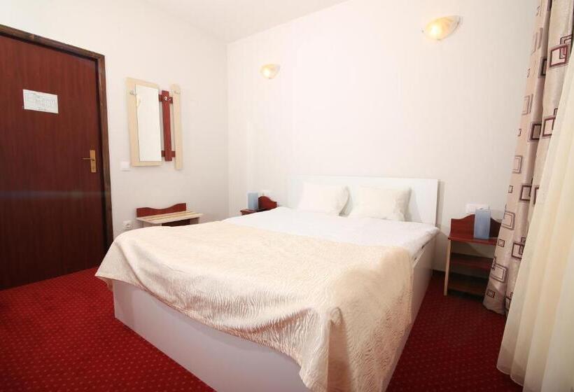 غرفة قياسية, Vila Edelweiss