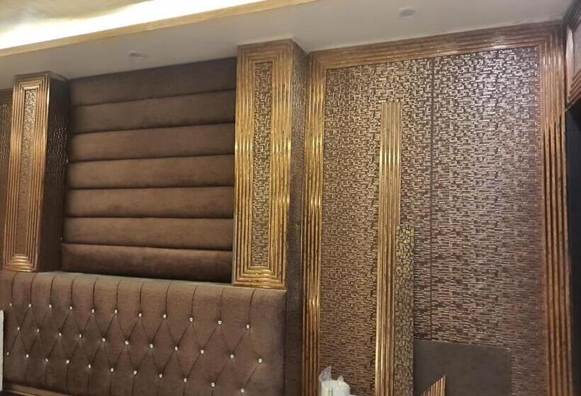 Deluxe-huone Parveke, Divine Hotel & Banquet Hall