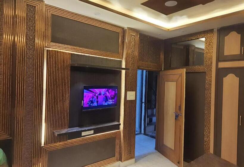 Deluxe-huone Parveke, Divine Hotel & Banquet Hall