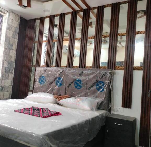 Sviitti, Divine Hotel & Banquet Hall