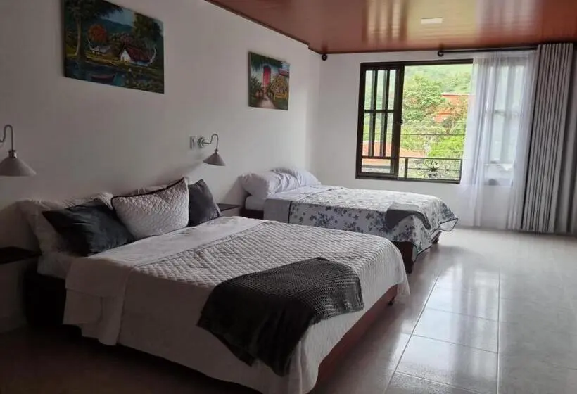 Perhehuone, La Casona De Wiky
